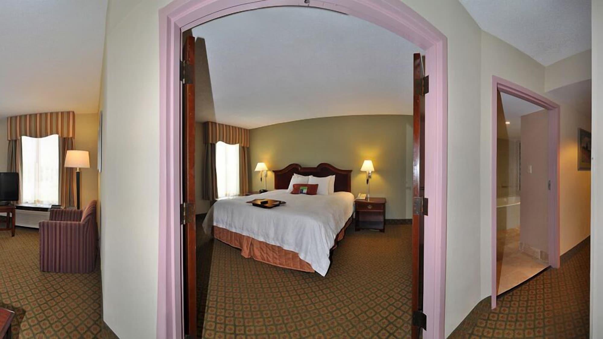 Hampton 3*