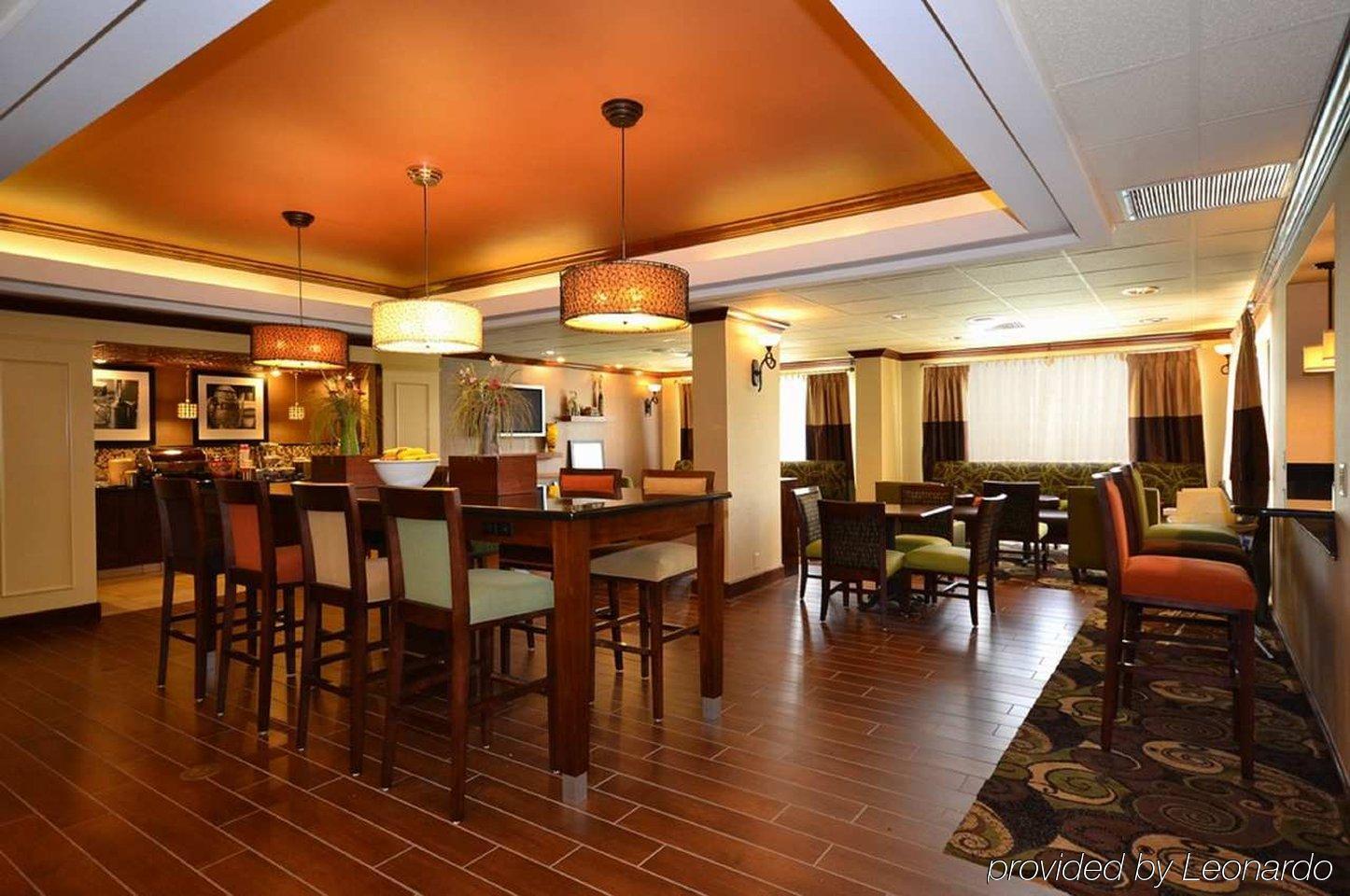 Hotel Hampton South Hill