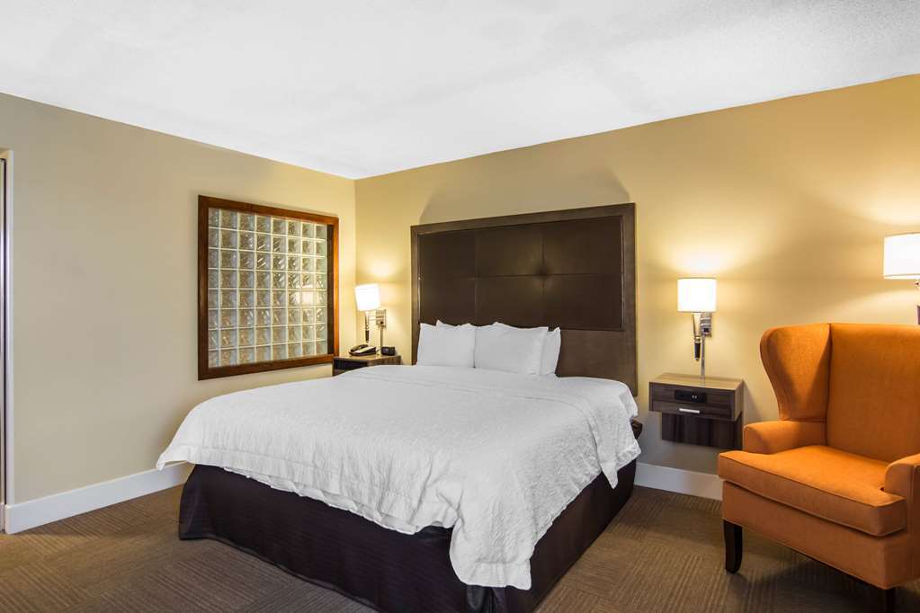 Hotel Hampton 3*
